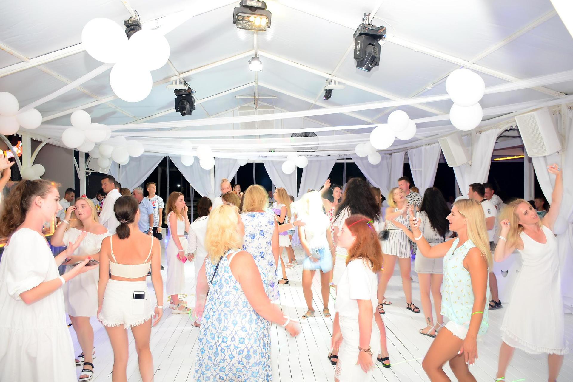 Club Sea Time — 7