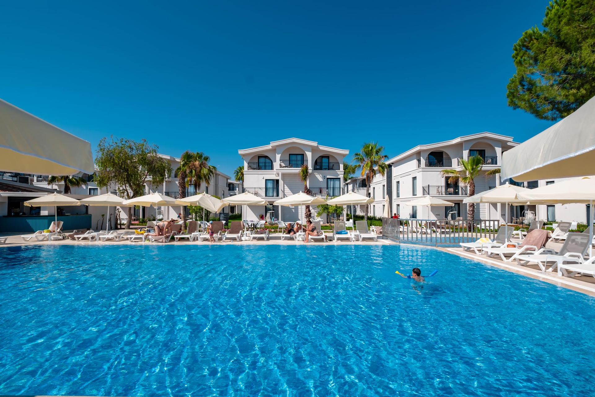 Benata Hotel — 1