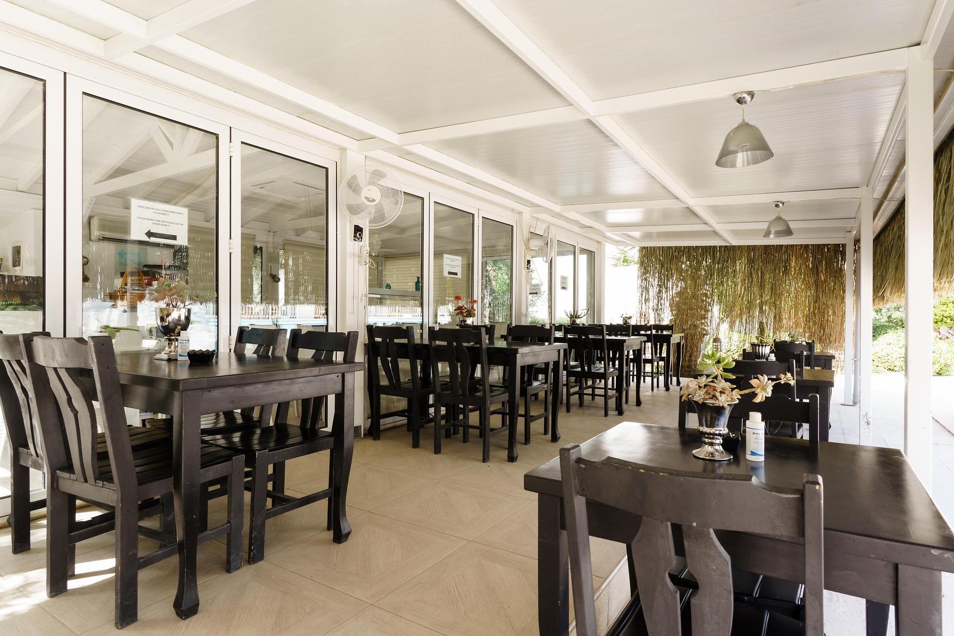 Costa Sarıyaz — 9