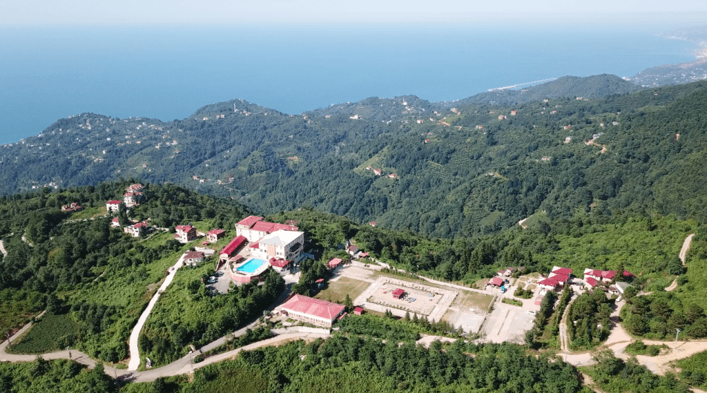 Zarha Mountain Resort — 1
