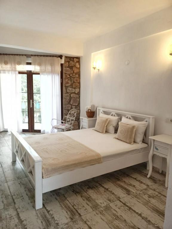 Aheste Taş Otel — 3