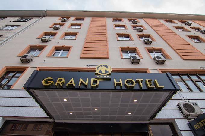 An Grand Hotel — 1