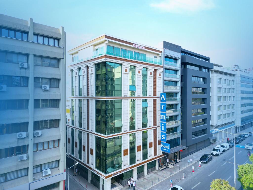Armis Hotel — 1