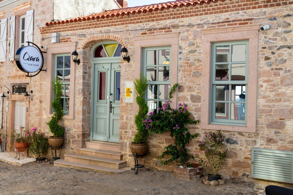 Cunda Qara — 1