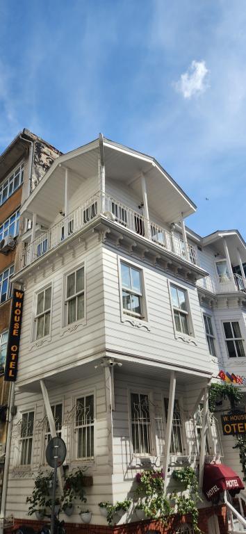 Kadıköy White House — 2