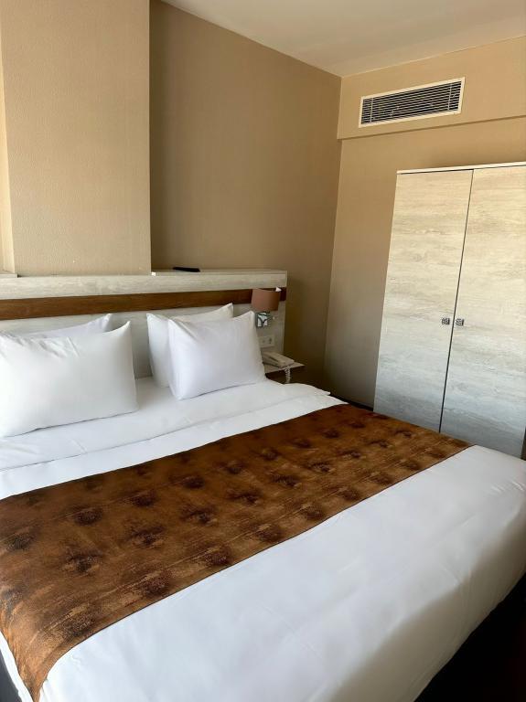 Kanyonvadi Hotel — 5