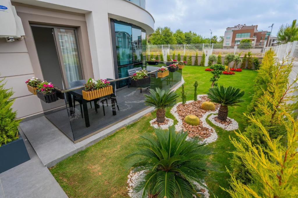 Let’stay Marine Homes — 1