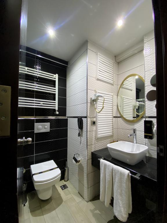 Lavin Otel — 8