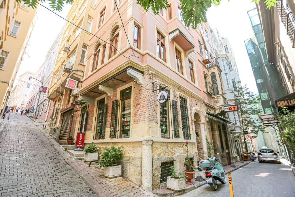No 8 Galata — 1