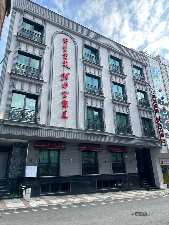 Pier Hotel — 1