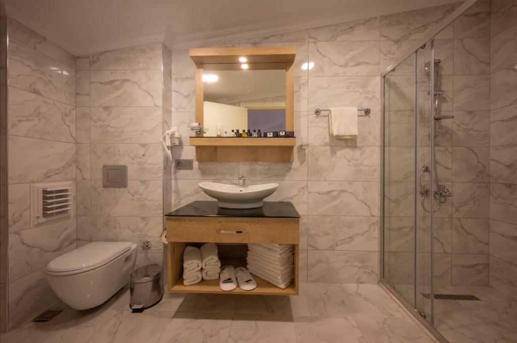 Porta Romanos Hotel — 8