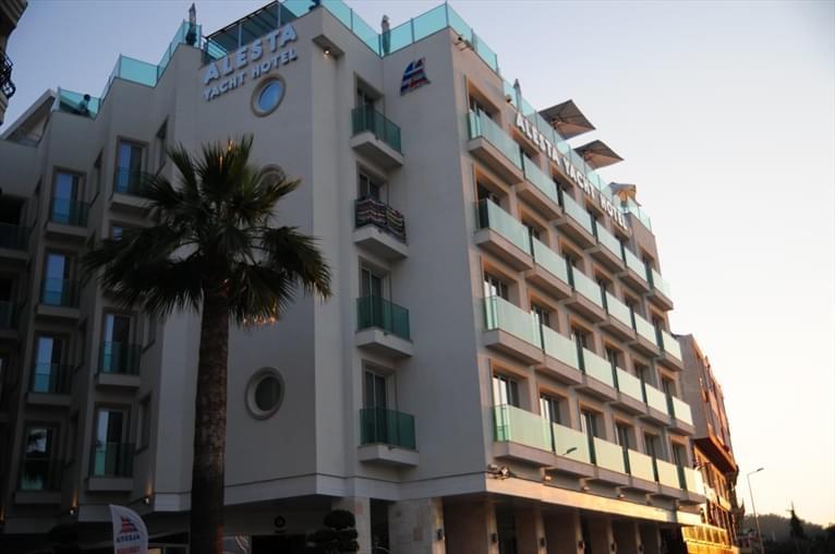 Alesta Yacht Hotel — 1