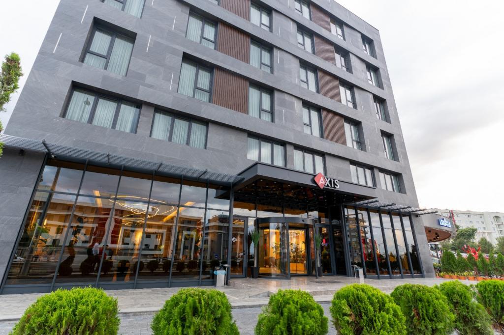 Axis Suites Hotel — 1