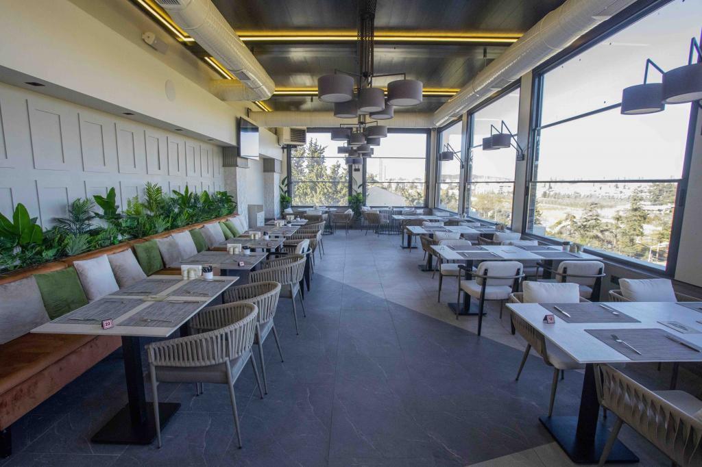 The Arena Hotel — 4