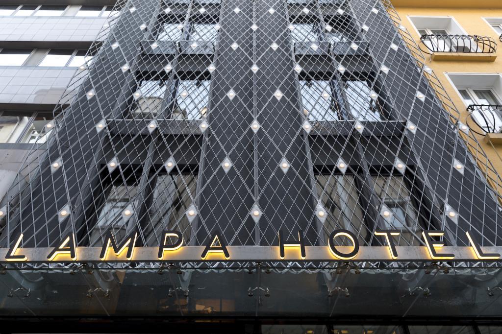 Lampa Design Hotel — 1