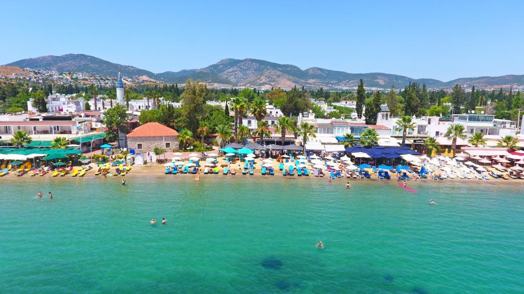 Blue Bay Beach Hotel — 1