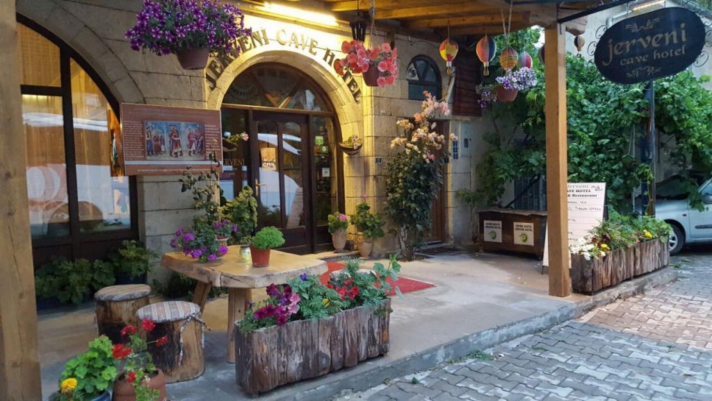 Jerveni Cave Hotel — 1