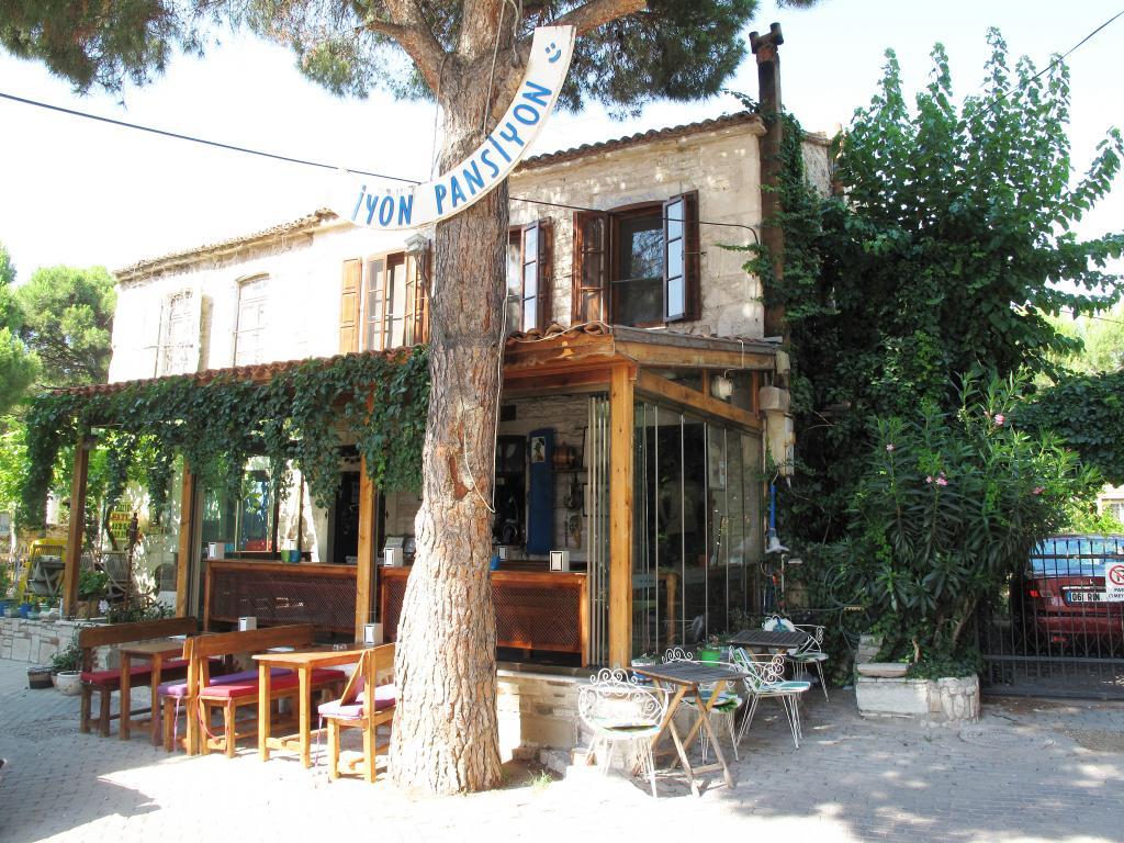 İyon Pansiyon Foça — 1