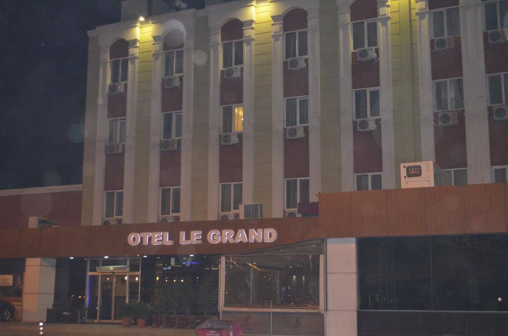 Le Grand Hotel — 1