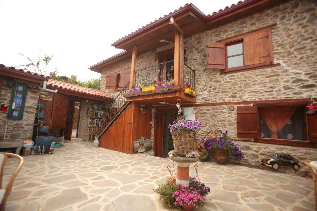 Birgi İzzet Efendi Taşkonak — 1