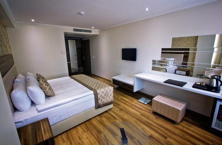 Edis Premier Hotel — 7