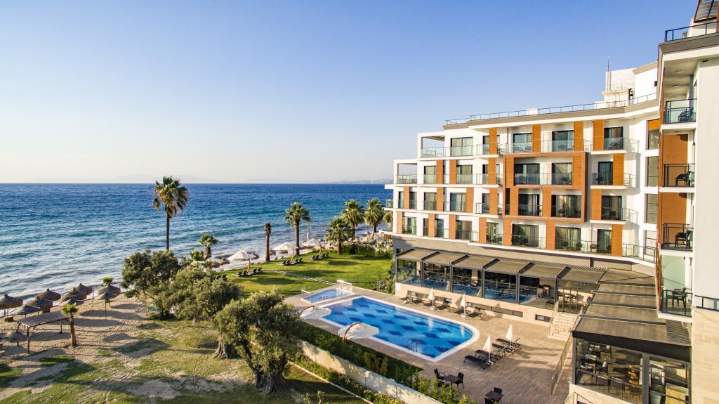 Maia Luxury Beach Hotel & SPA — 1