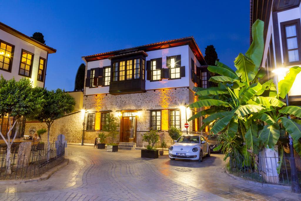 Cedrus Hotel — 1