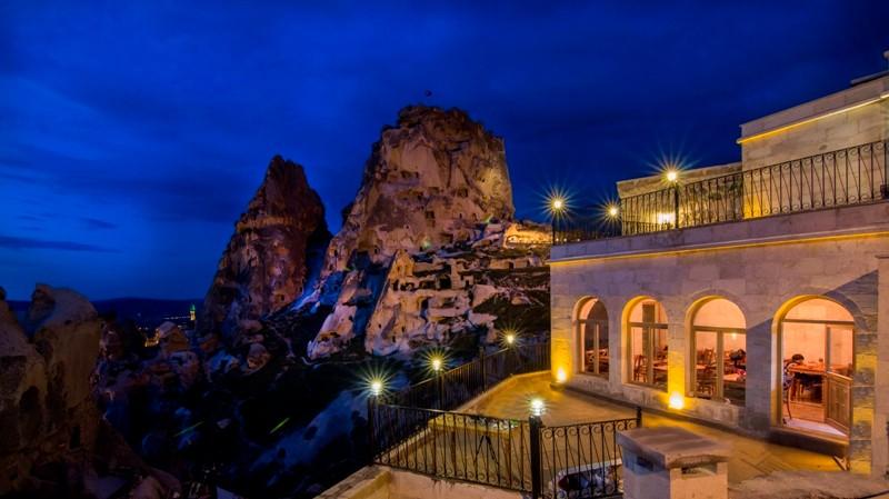 Caldera Cave Hotel — 1