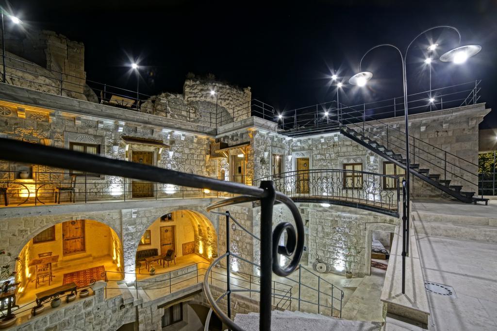 Risus Cave Suites — 1
