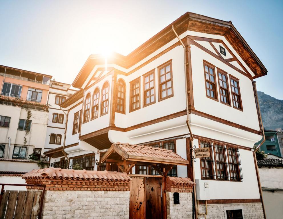 Çifte Konak Butik Otel — 1