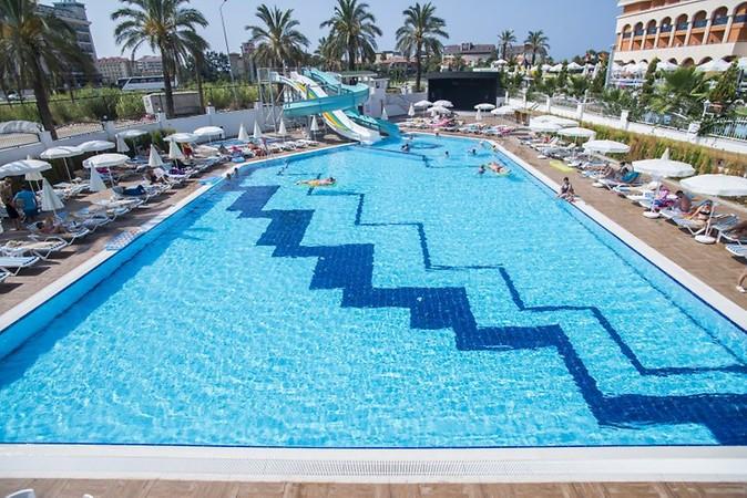 Palm World Resort & Spa — 4