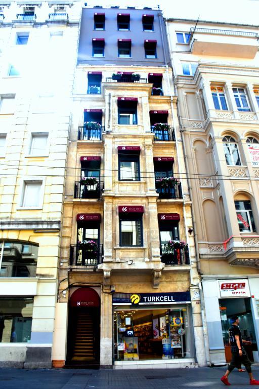 Bonne Sante Hotel — 1