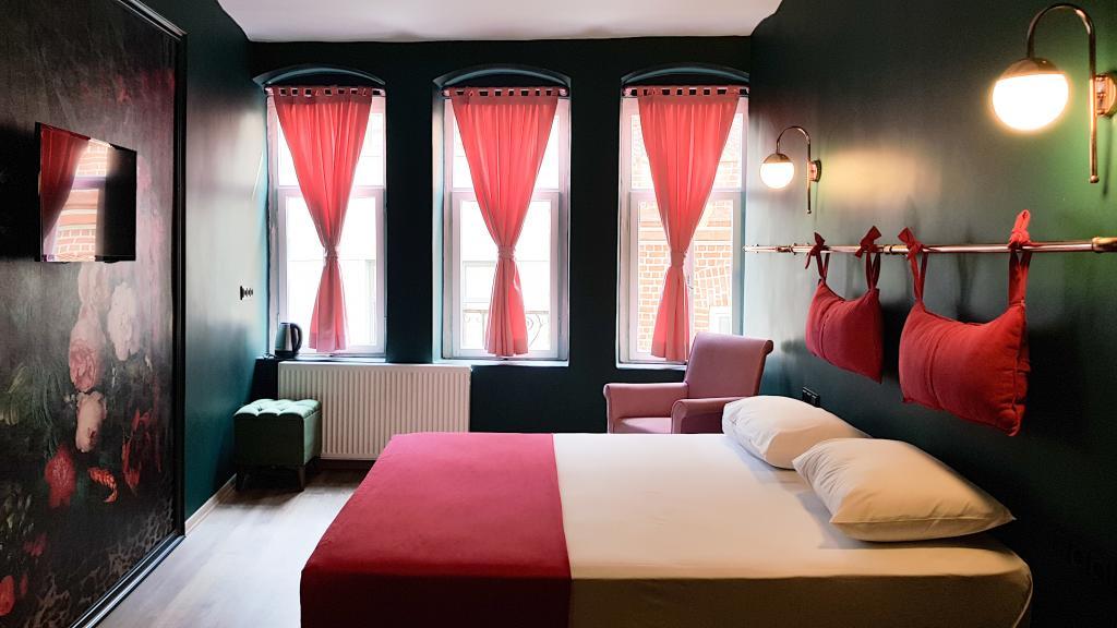 Casa Rosa Suites — 1