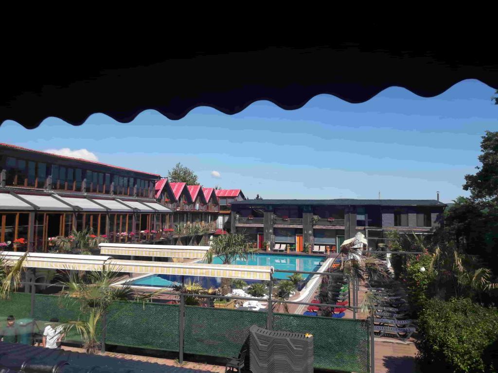 Green House Garden Park Hotel — 1
