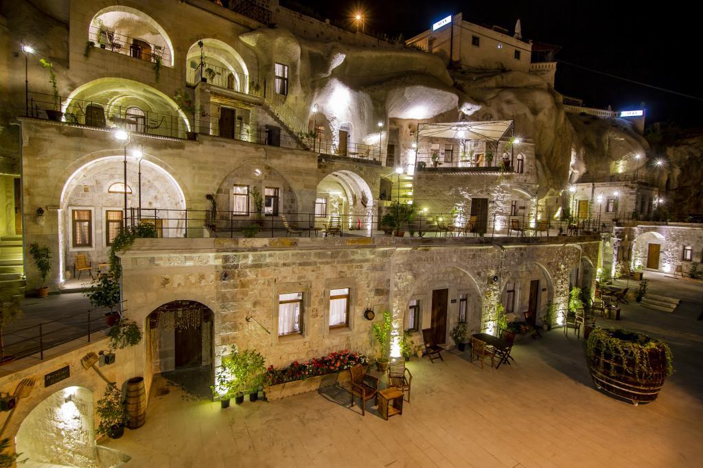 Hera Cave Suites — 1