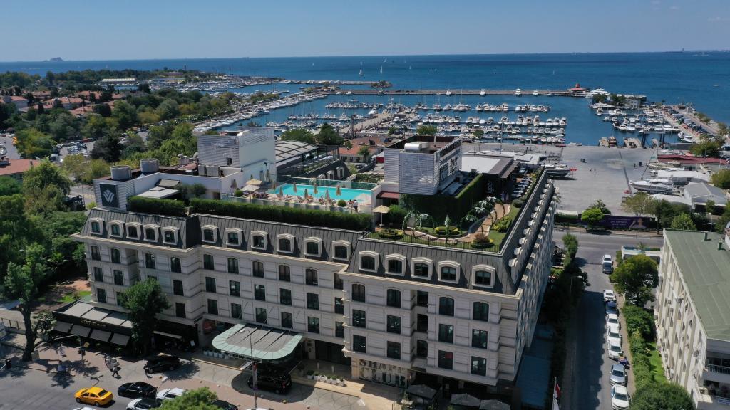 Wyndham Grand Istanbul Kalamış Marina Hotel — 1