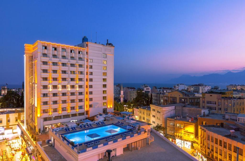 Best Western Plus Khan Hotel — 1
