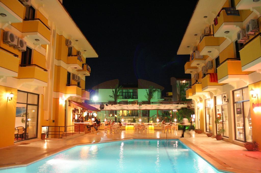 Çeşme Albano Otel — 1