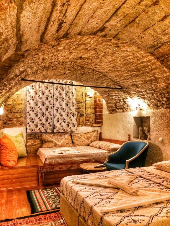 Parmis Boutique House — 1
