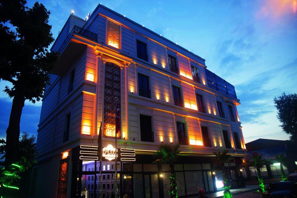 Dlux Hotel — 1
