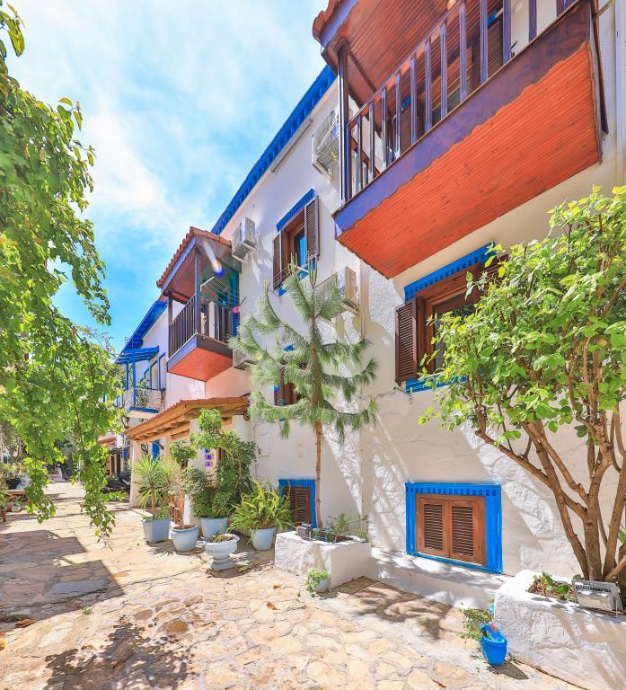 Zinbad Hotel — 1