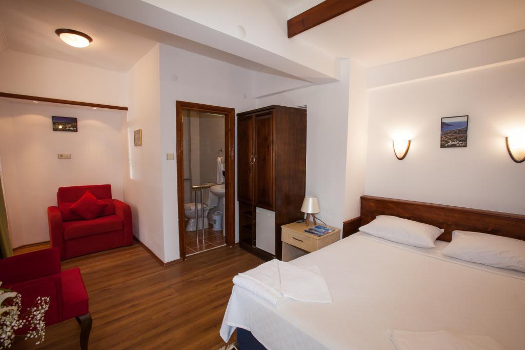 Papermoon Hotel And Apartments — 4