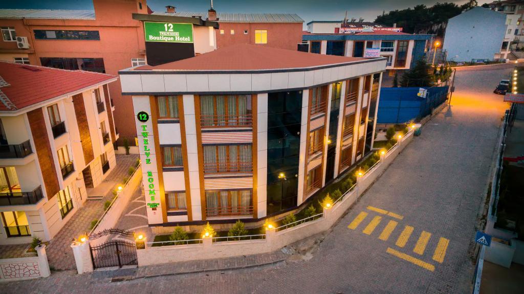 12 Rooms — 1