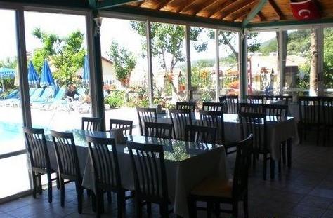 Red Rose Hotel — 4