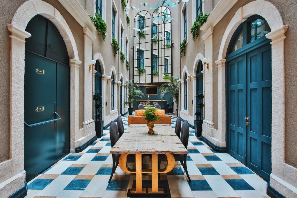 Ferman Port Hotel — 1
