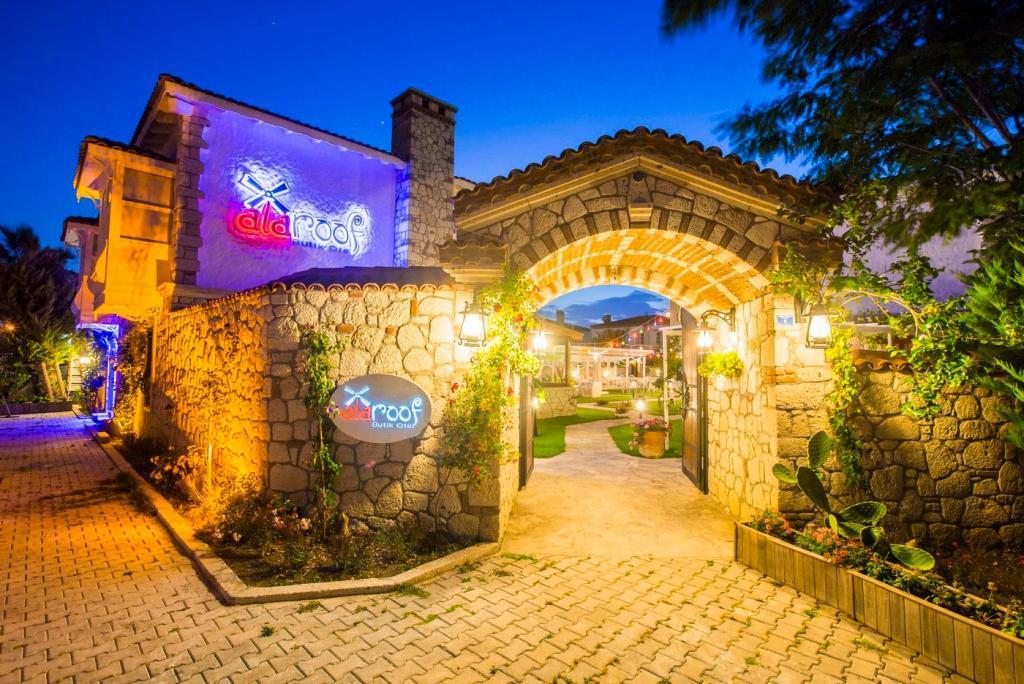 Alaroof Otel (+15) — 1