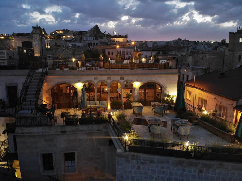 Caftan Cave Suites — 1