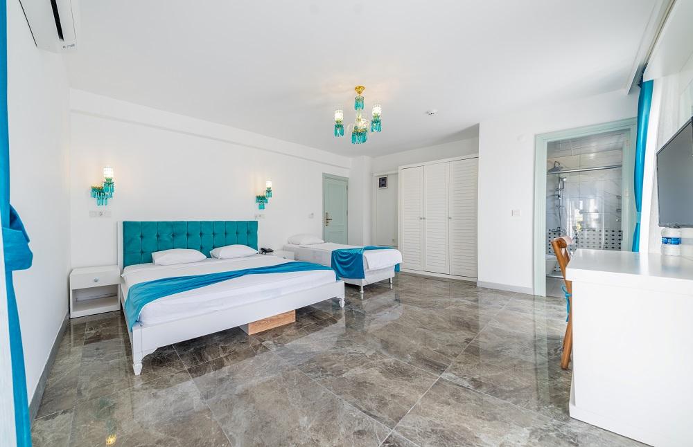 Dam Hotel Lara — 8
