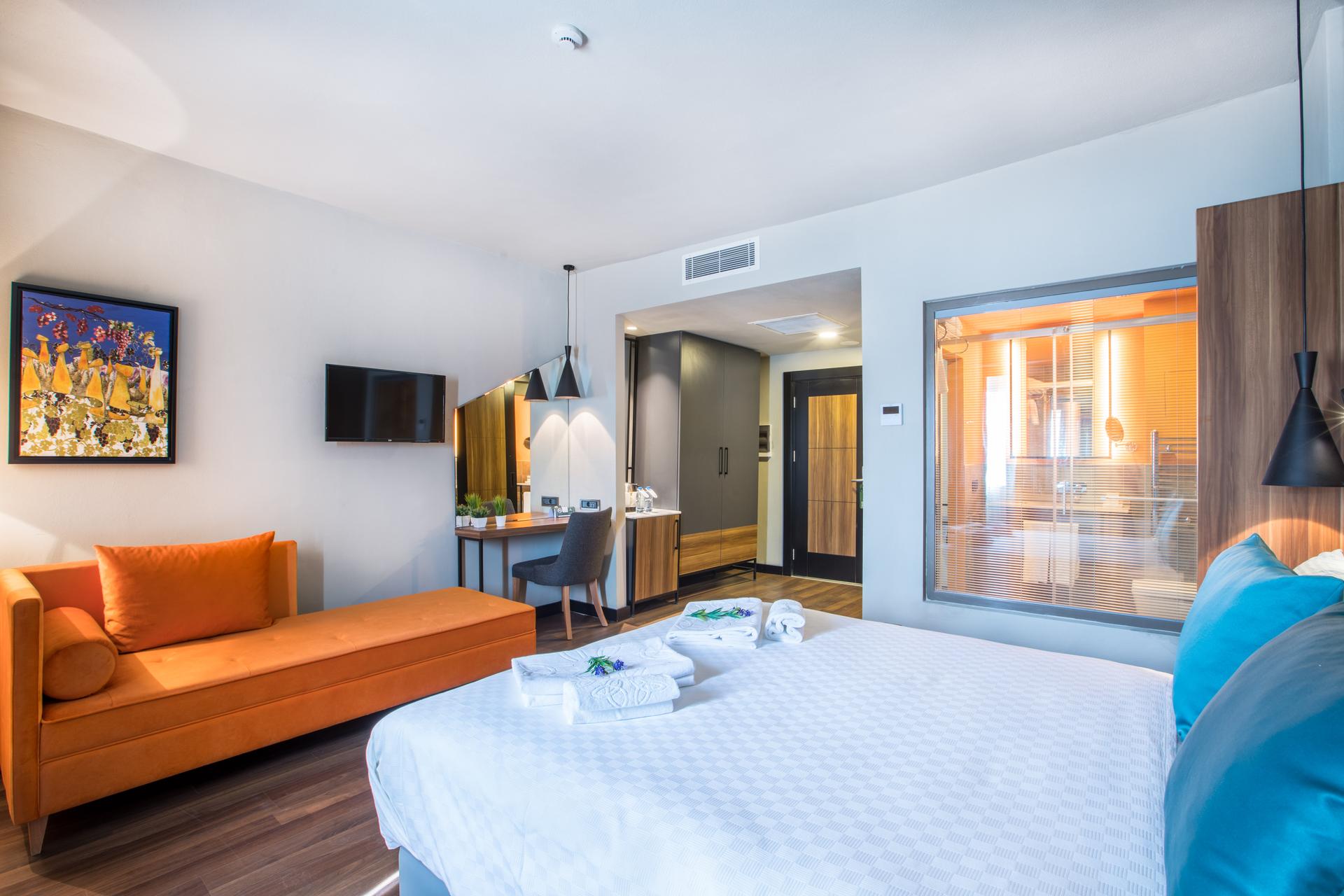 Signature Hotels & Spa — 7