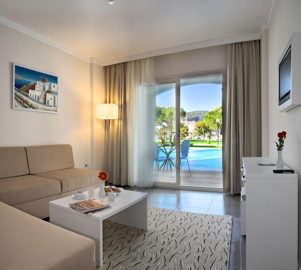 Batihan Beach Resort & Spa — 1